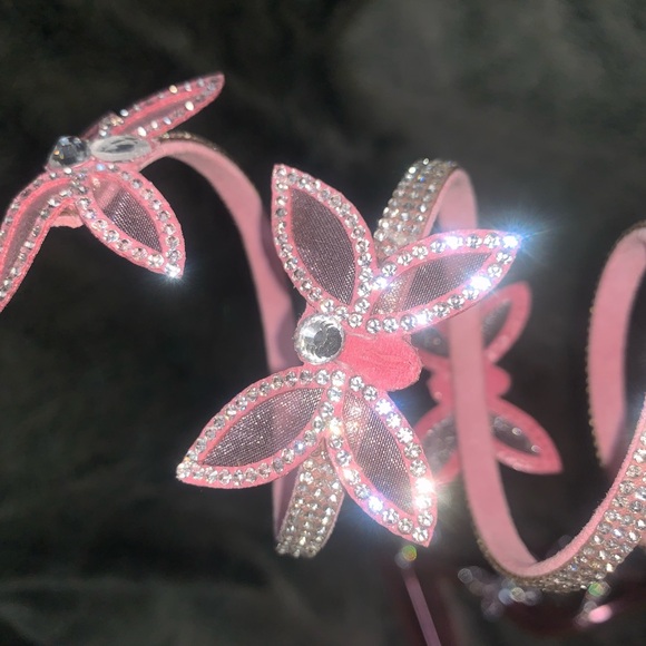 Crystal butterfly 🦋 block heel - Picture 3 of 6